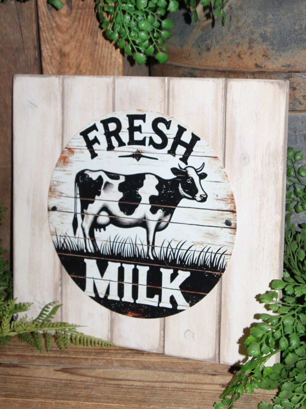 NEW Rustic Distressed FRESH MILK Farmhouse Cow Wall Decor Plaque Sign
